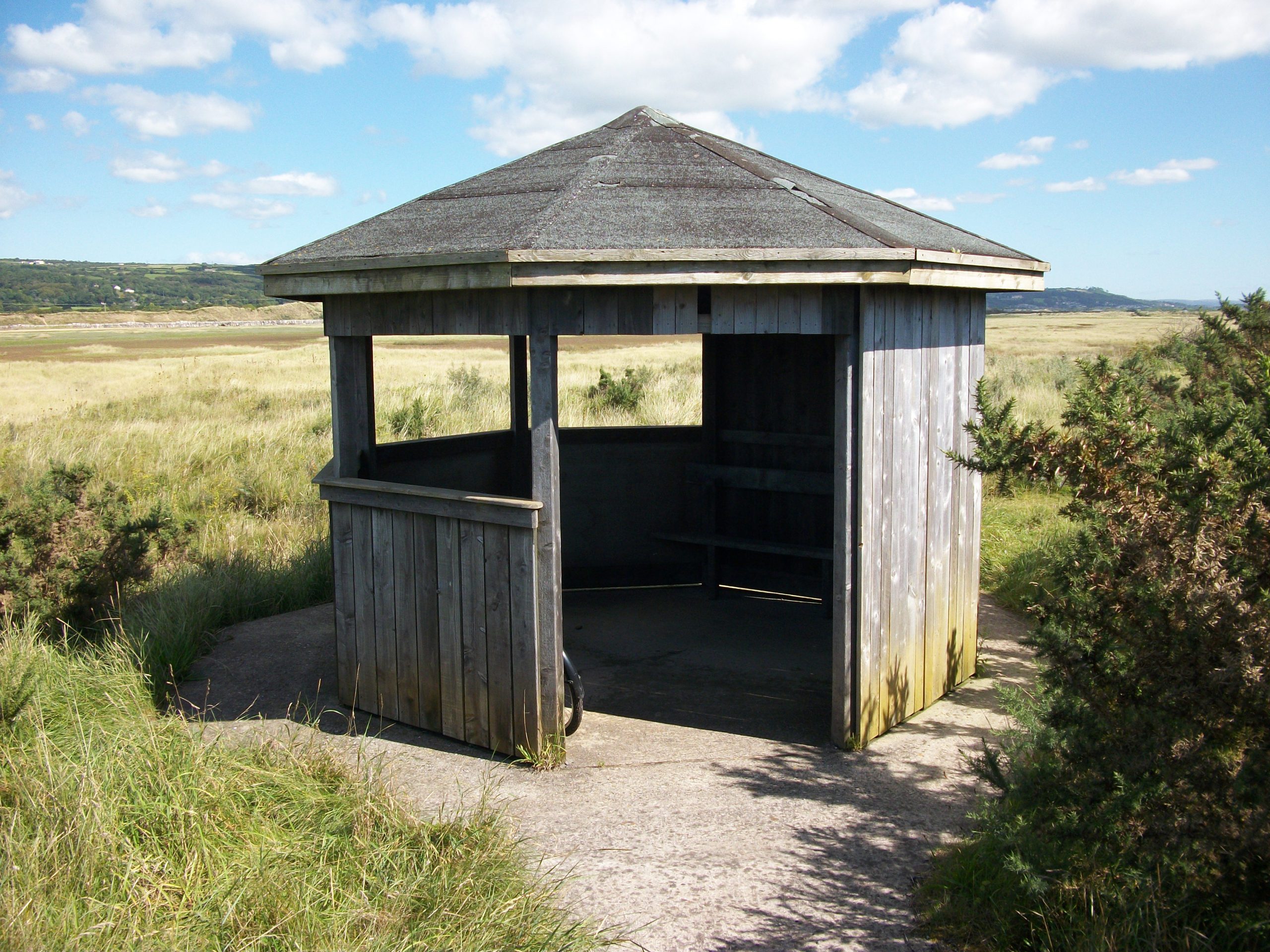 Hide at Pembrey Burrows - geograph.org.uk - 2070763.jpg