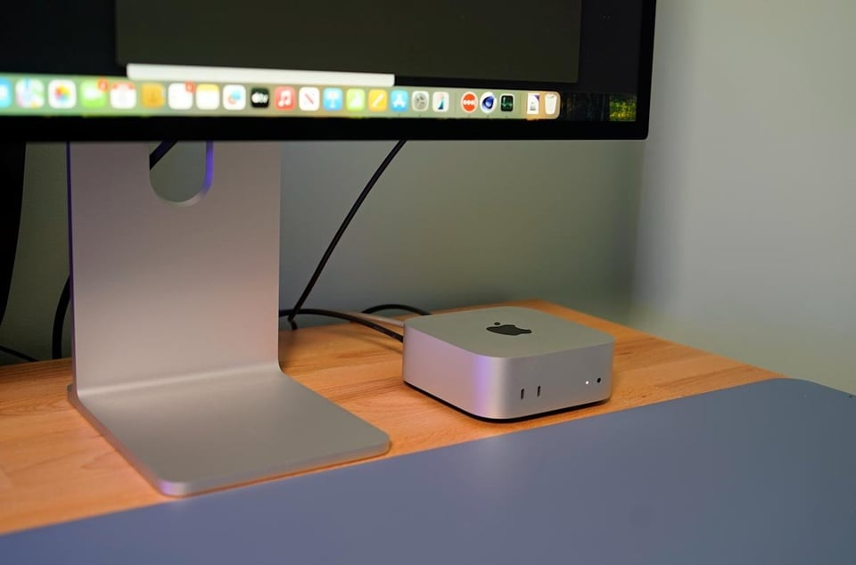 Apple Store 매장 진열대 맥미니